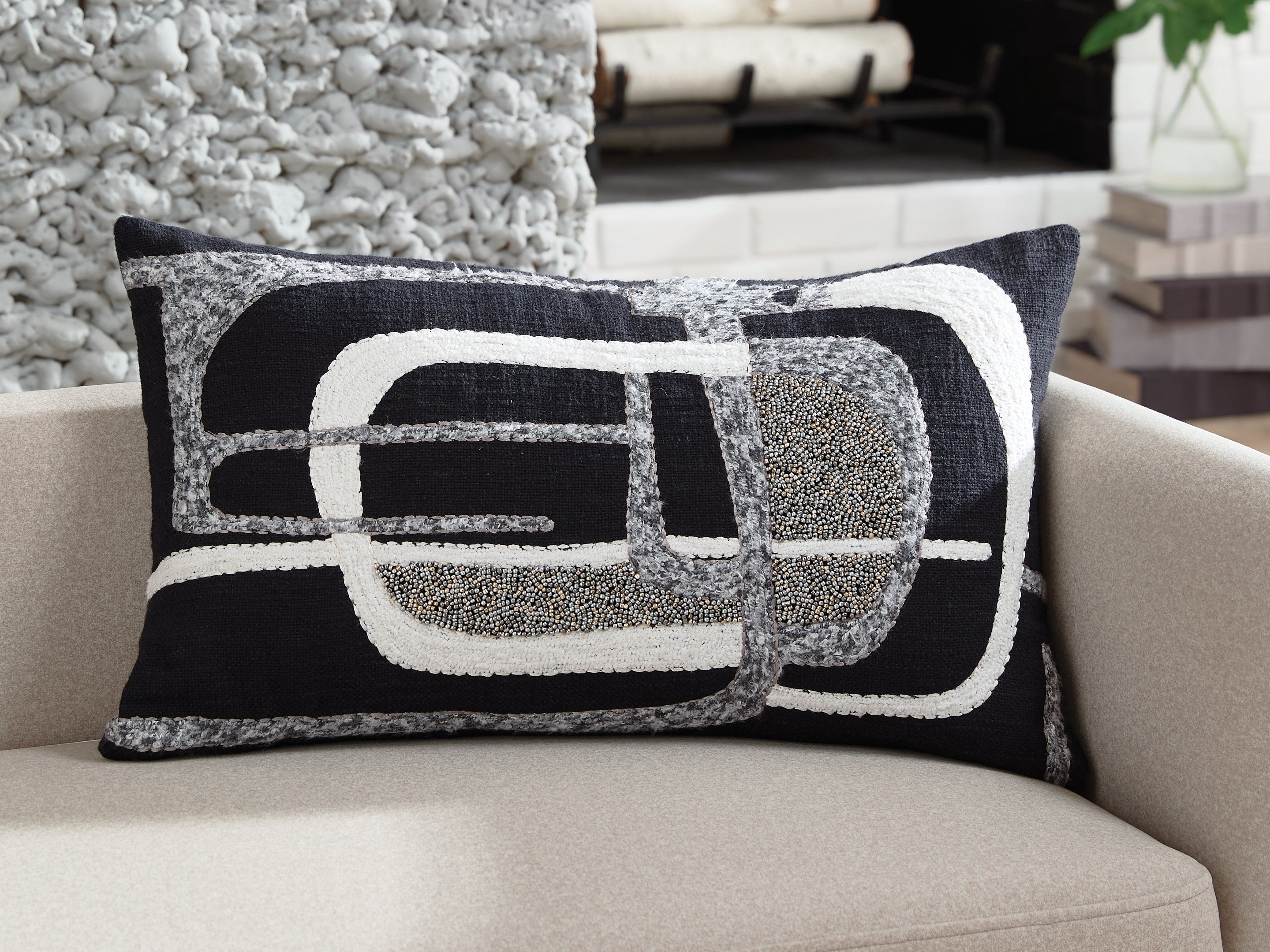 Fine Furniture & Decor - Ashley Furniture - Gavrileigh Pillows - Pillow (4/CS) / Black/Gray/Ivory - A1001113