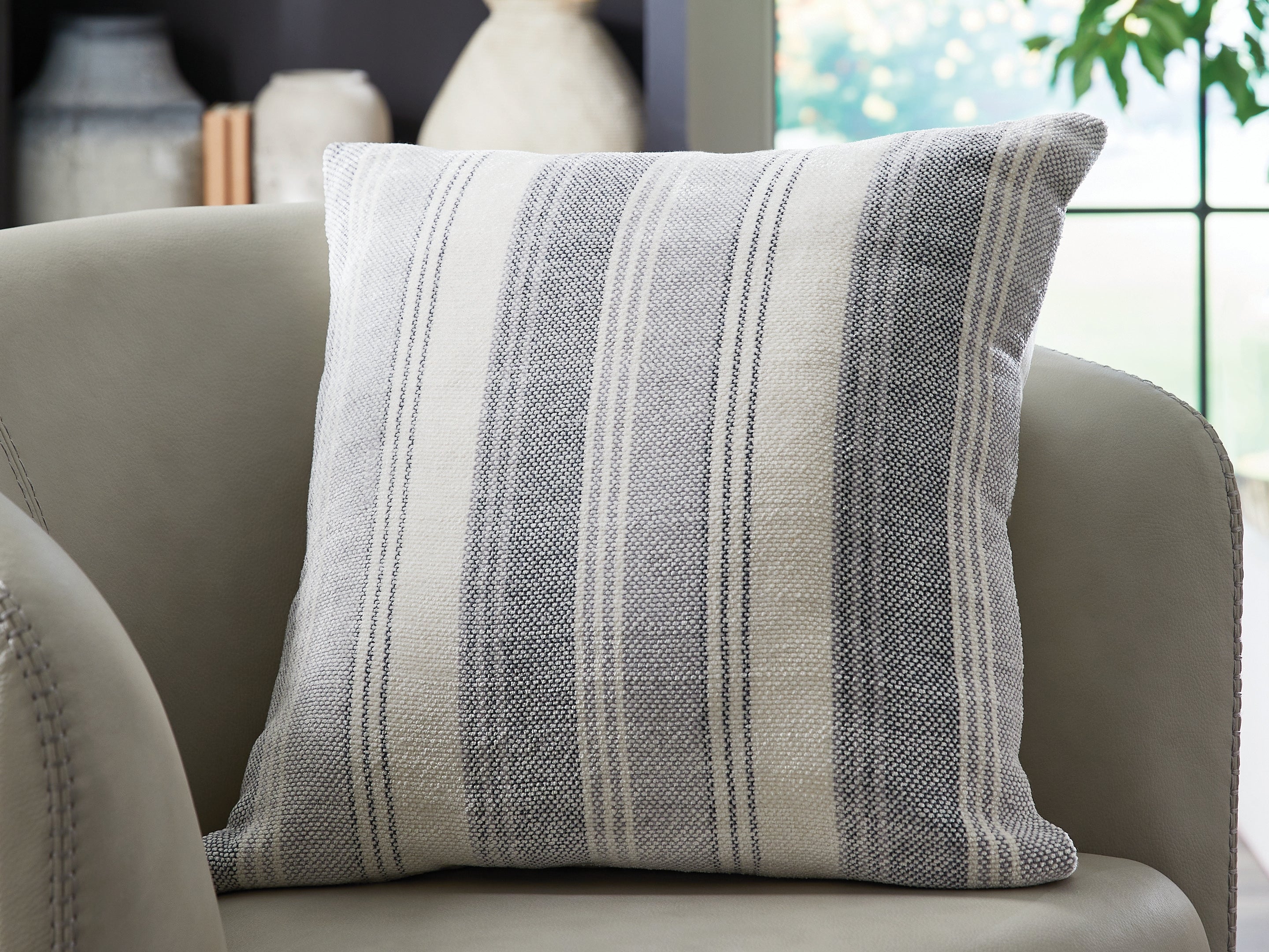 Fine Furniture & Decor - Ashley Furniture - Adikus Pillows - Pillow (4/CS) / Blue/Gray/White - A1001126