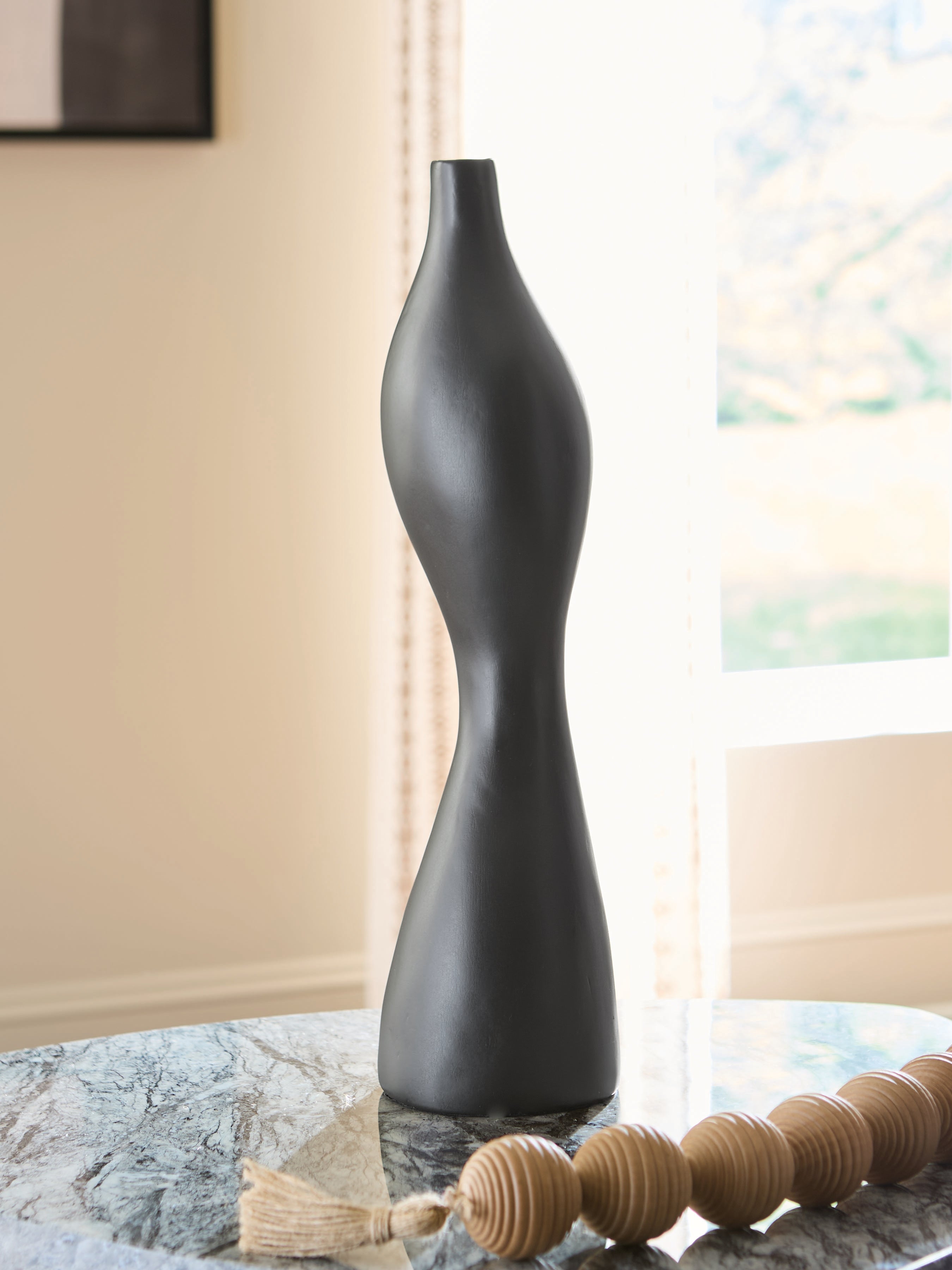 Fine Furniture & Decor - Ashley Furniture - Judsen Vase - Vase / Black - A2000835