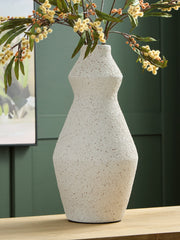 Fine Furniture & Decor - Ashley Furniture - Dawthorne Vase - Vase / Cream - A2000851