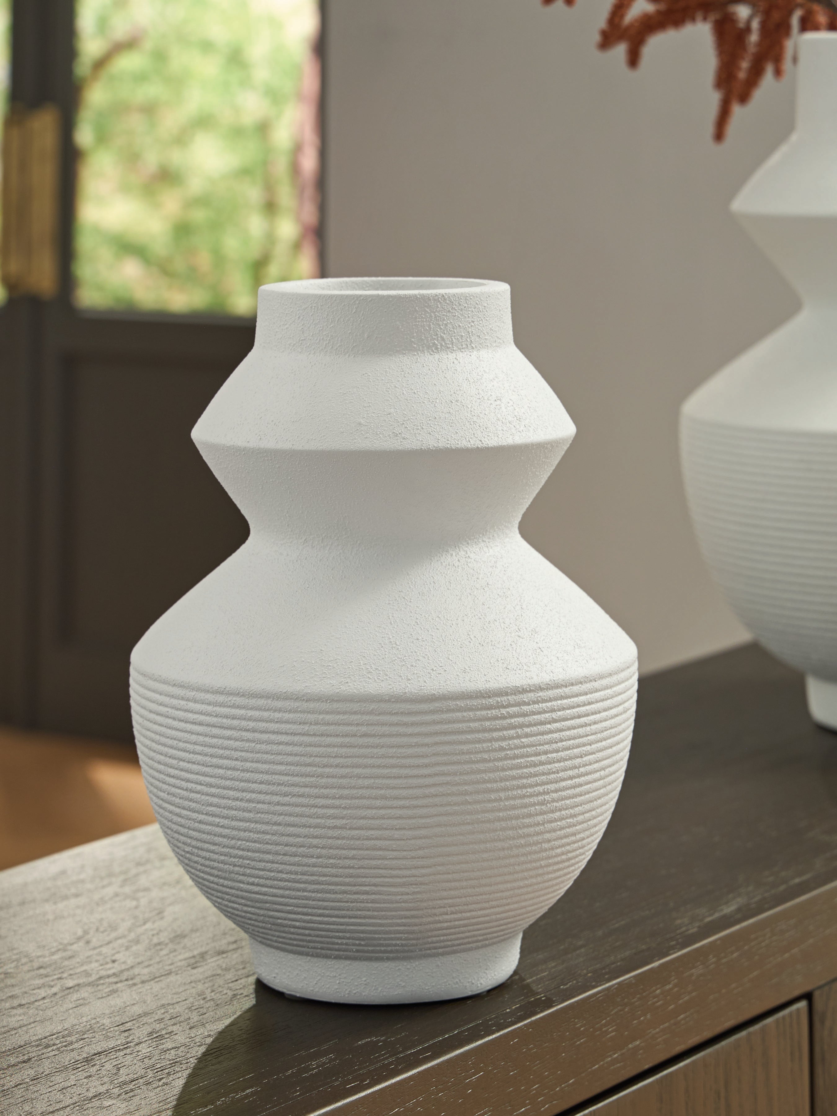 Fine Furniture & Decor - Ashley Furniture - Naveen Vase - Vase / White - A2000870