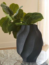 Fine Furniture & Decor - Ashley Furniture - Judworth Vase - Vase / Black - A2000874