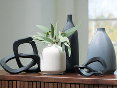 Fine Furniture & Decor - Ashley Furniture - Leithick Accessory Set (Set of 5) - Accessory Set (5/CN) / Black/Tan/Gray - A2C00211