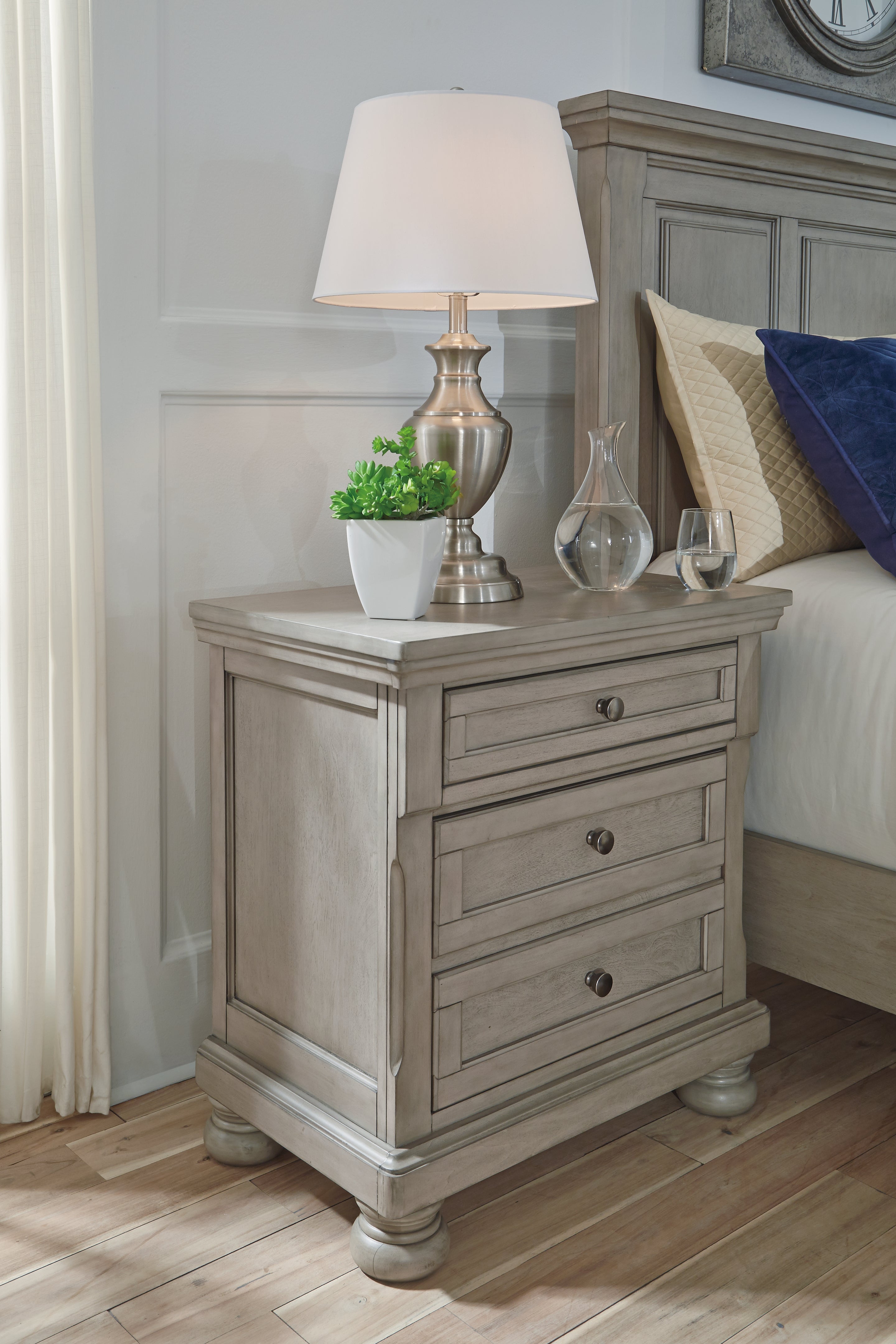 Fine Furniture & Decor - Ashley Furniture - Lettner Bedroom - Queen Panel Bed / Light Gray - B733B2