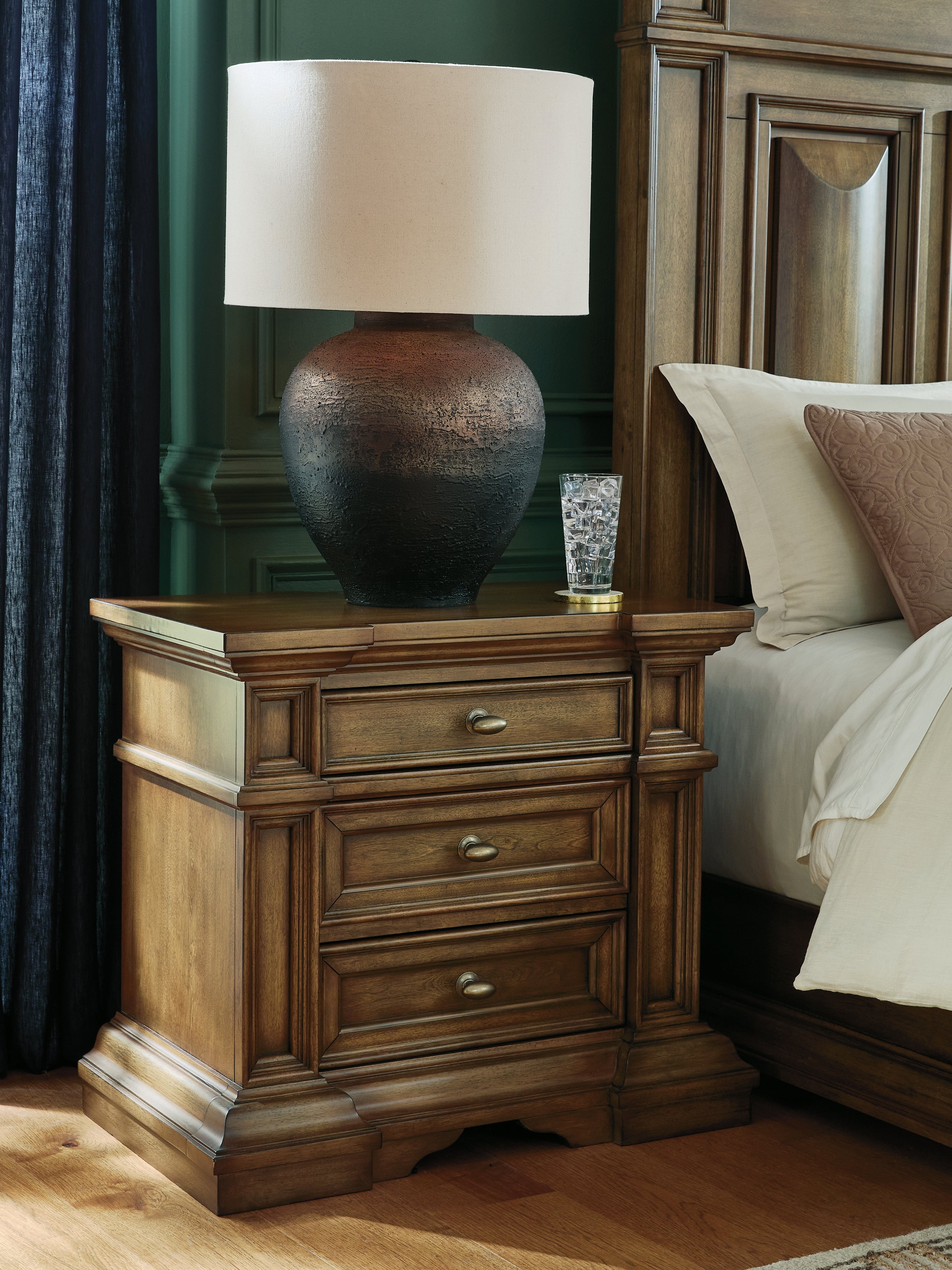 Fine Furniture & Decor - Ashley Furniture - Frantanna Bedroom - Three Drawer Night Stand / Brown - PCB949-93