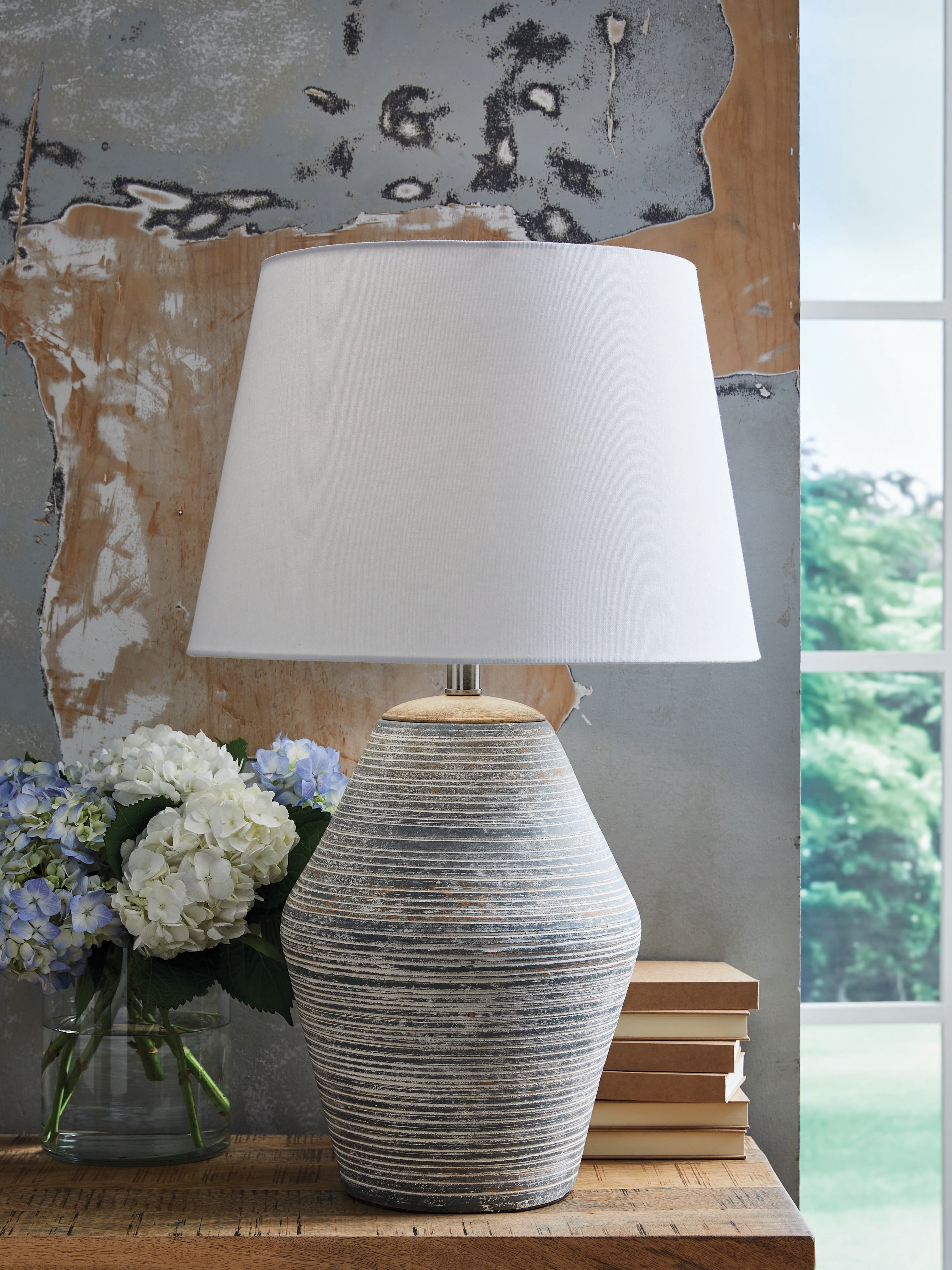 Fine Furniture & Decor - Ashley Furniture - Lawrock Lighting - Terracotta Table Lamp (1/CN) / Antique Blue - L100834