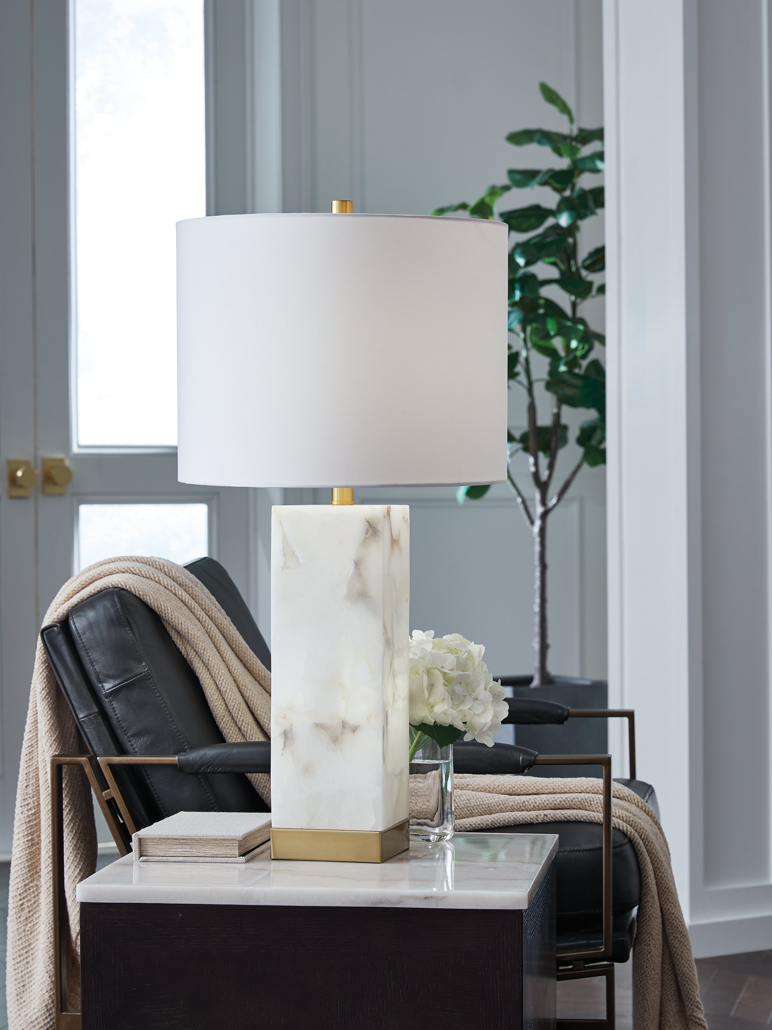 Fine Furniture & Decor - Ashley Furniture - Linderfield Lighting - Alabaster Table Lamp (1/CN) / White/Gold Finish - L429094