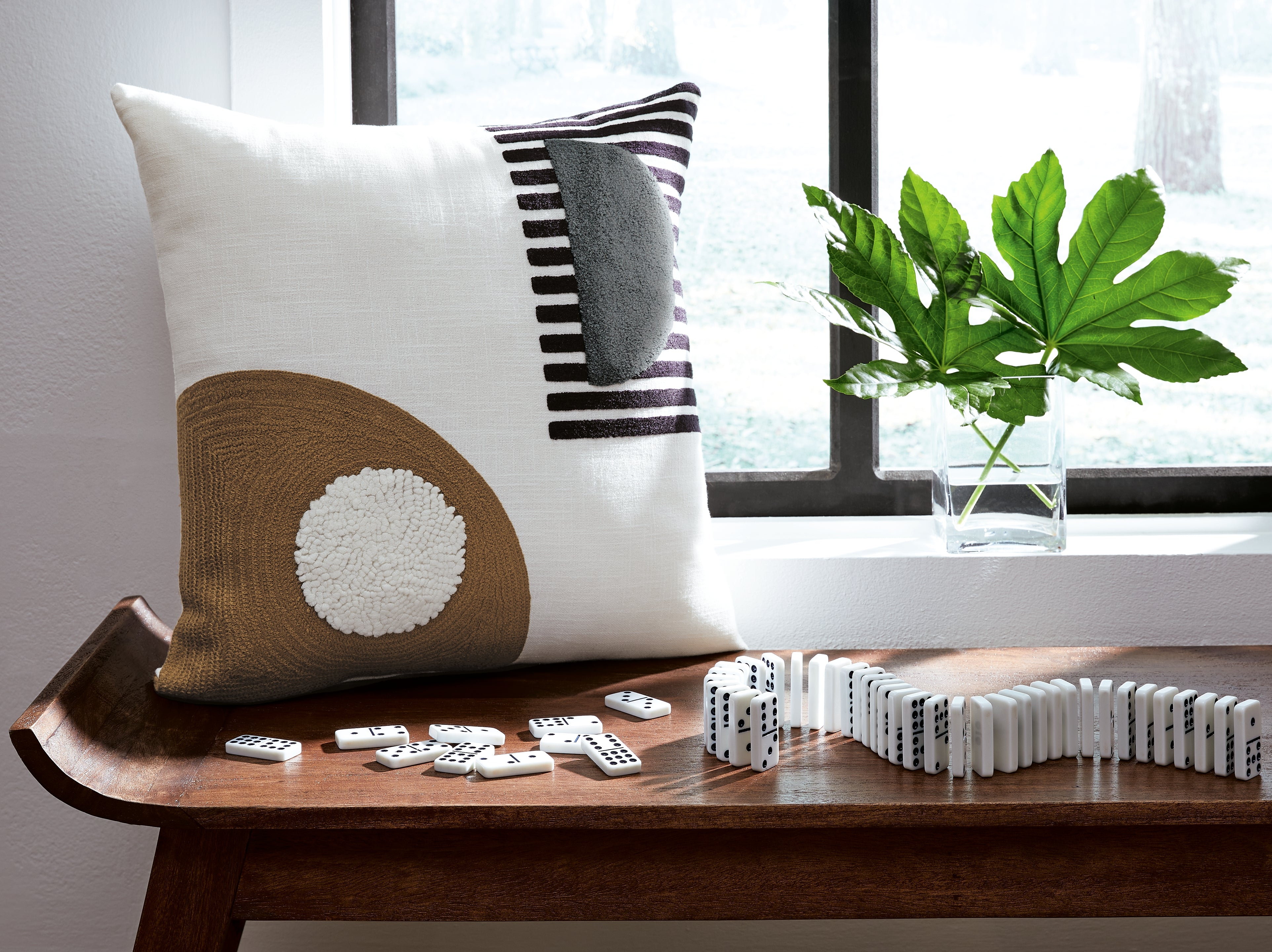 Fine Furniture & Decor - Ashley Furniture - Longsum Pillows - Pillow (4/CS) / Black/White/Honey - A1000927