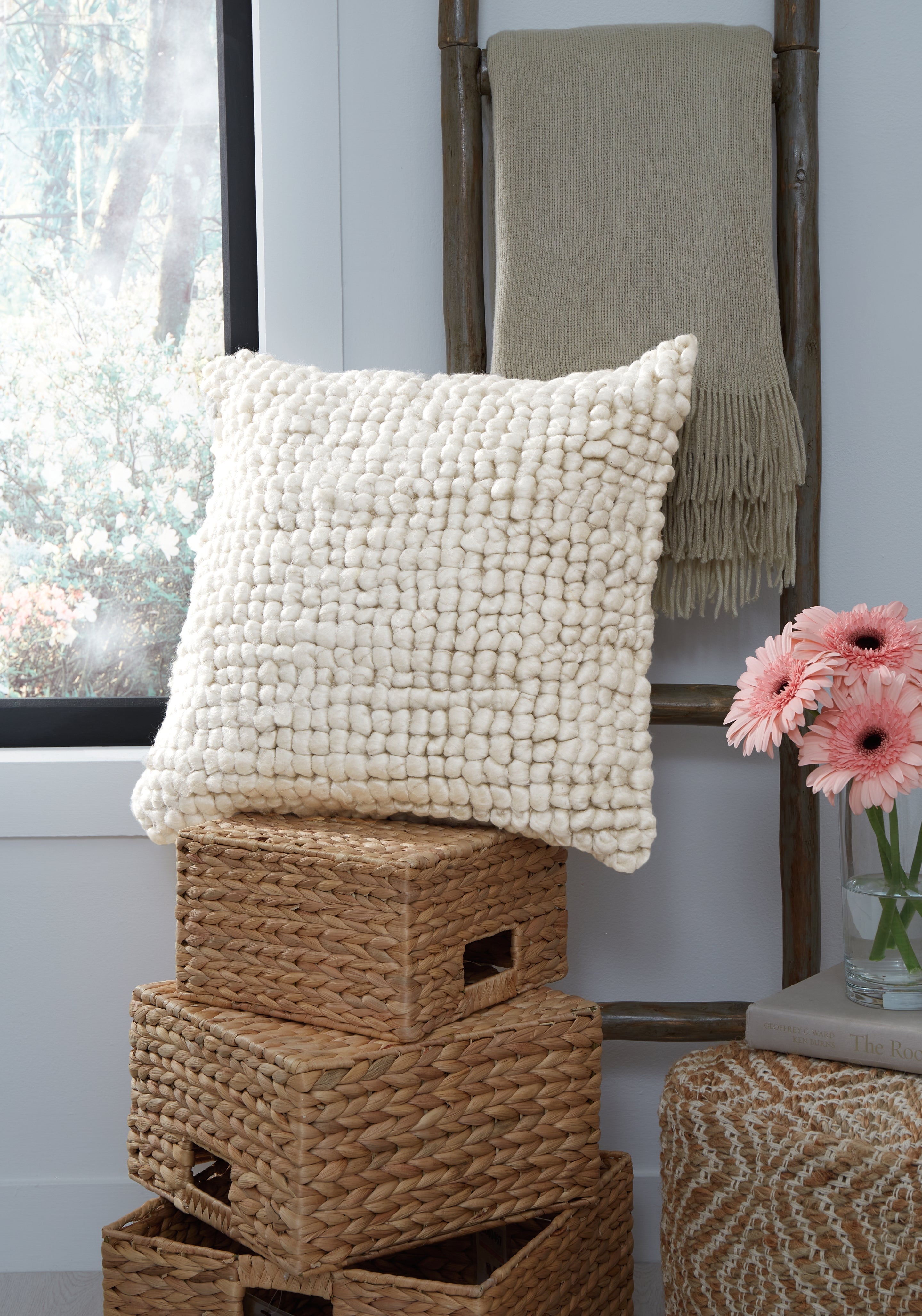 Fine Furniture & Decor - Ashley Furniture - Aavie Pillows - Pillow / Ivory - A1000956P