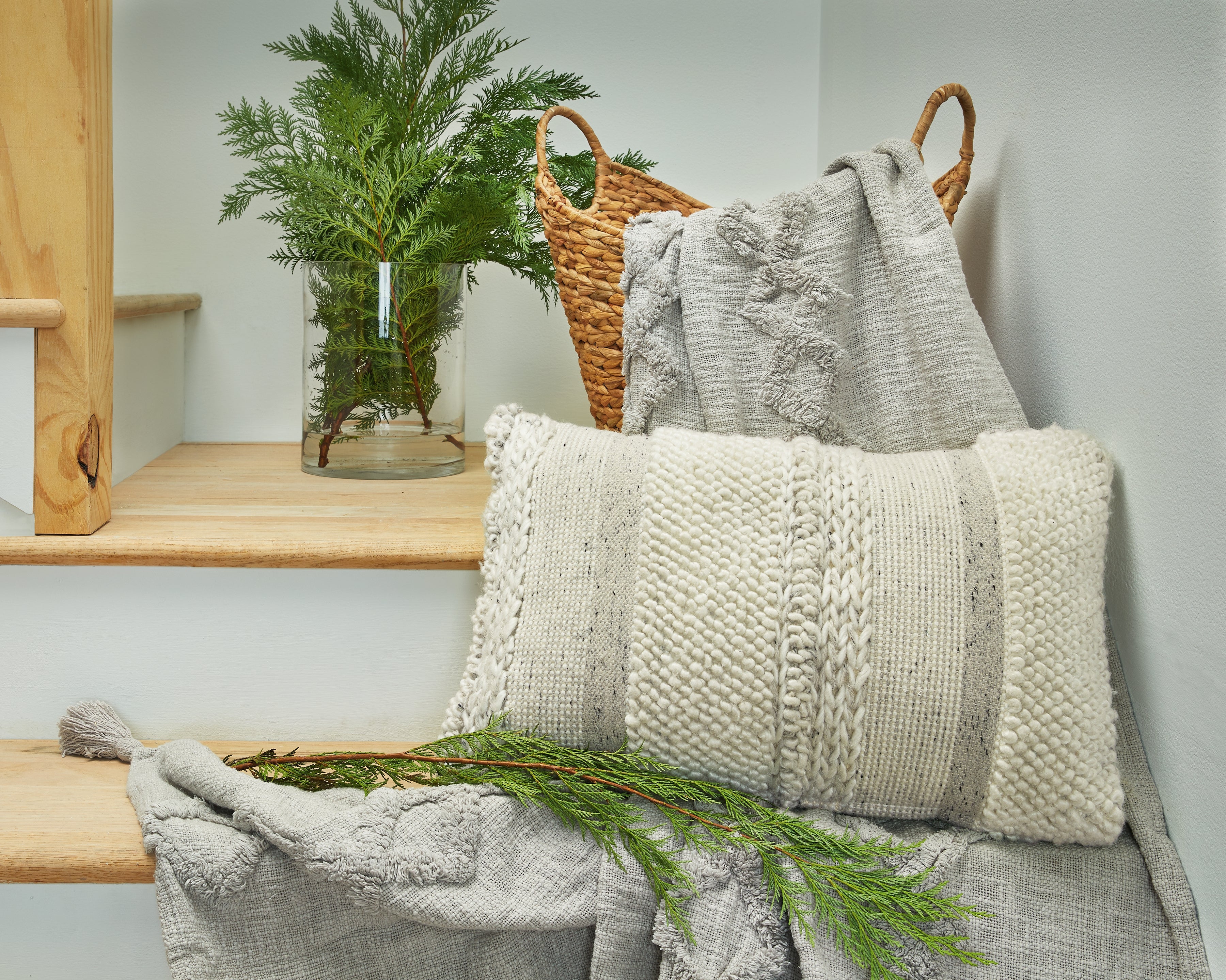 Fine Furniture & Decor - Ashley Furniture - Standon Pillows - Pillow / Gray/White - A1001005P