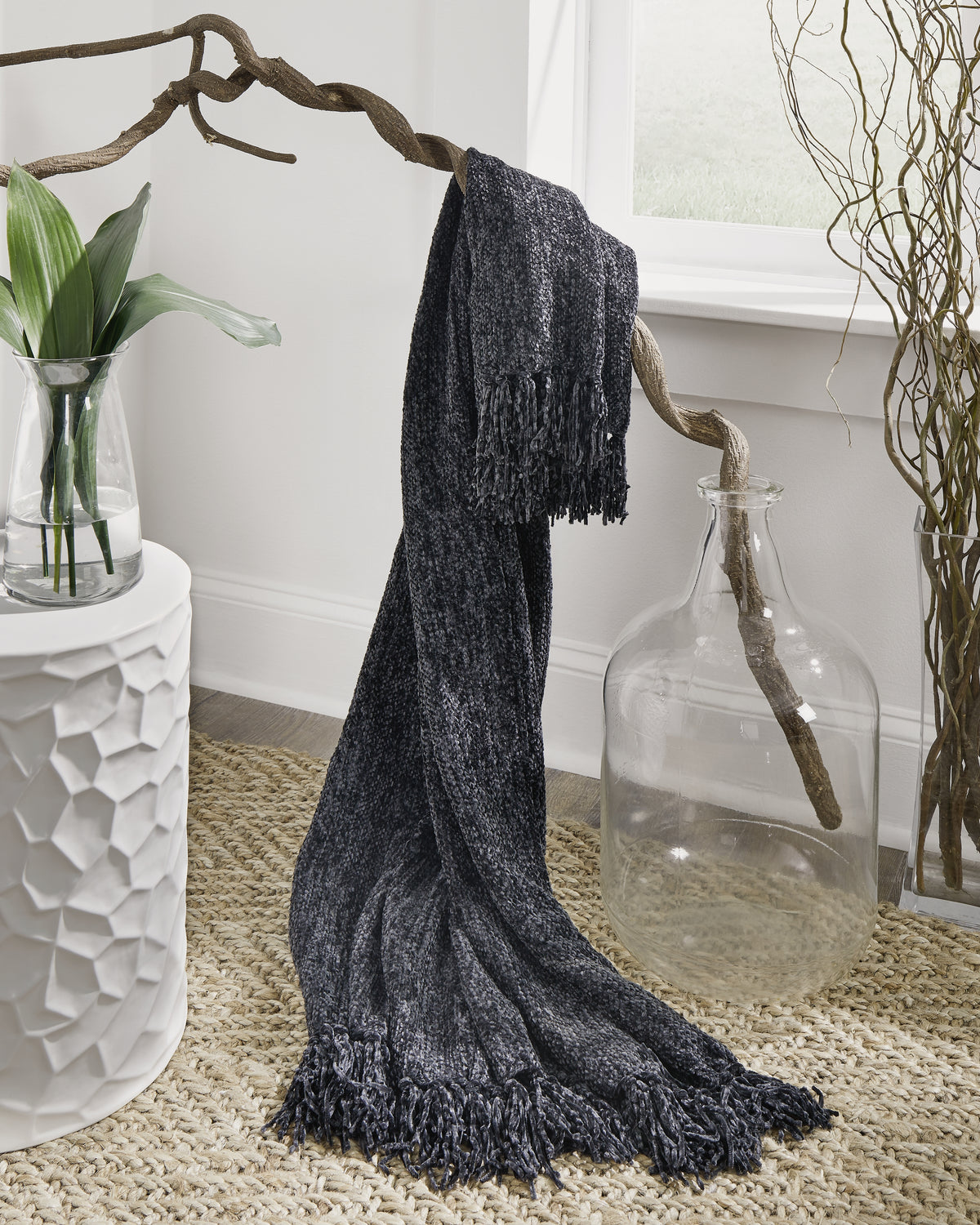 Fine Furniture & Decor - Ashley Furniture - Tamish Throw (Set of 3) - Throw (3/CS) / Black - A1001027