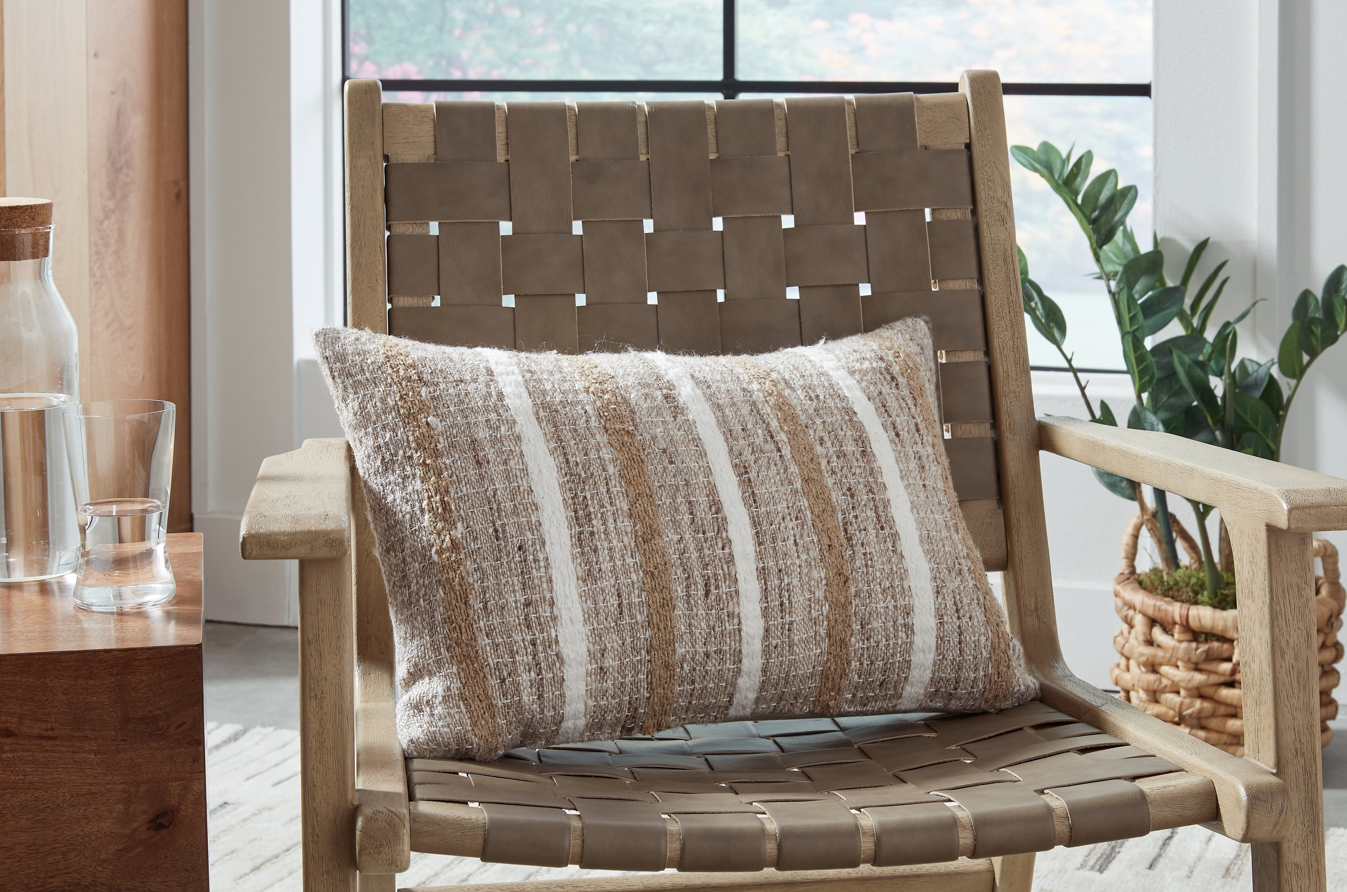 Fine Furniture & Decor - Ashley Furniture - Benish Pillows - Pillow / Tan/Brown/White - A1001047P