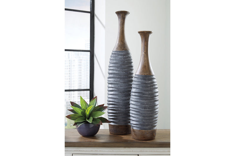 Load image into Gallery viewer, Blayze Vase
