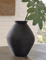 Fine Furniture & Decor - Ashley Furniture - Hannela Vase - Vase / Antique Brown - A2000511