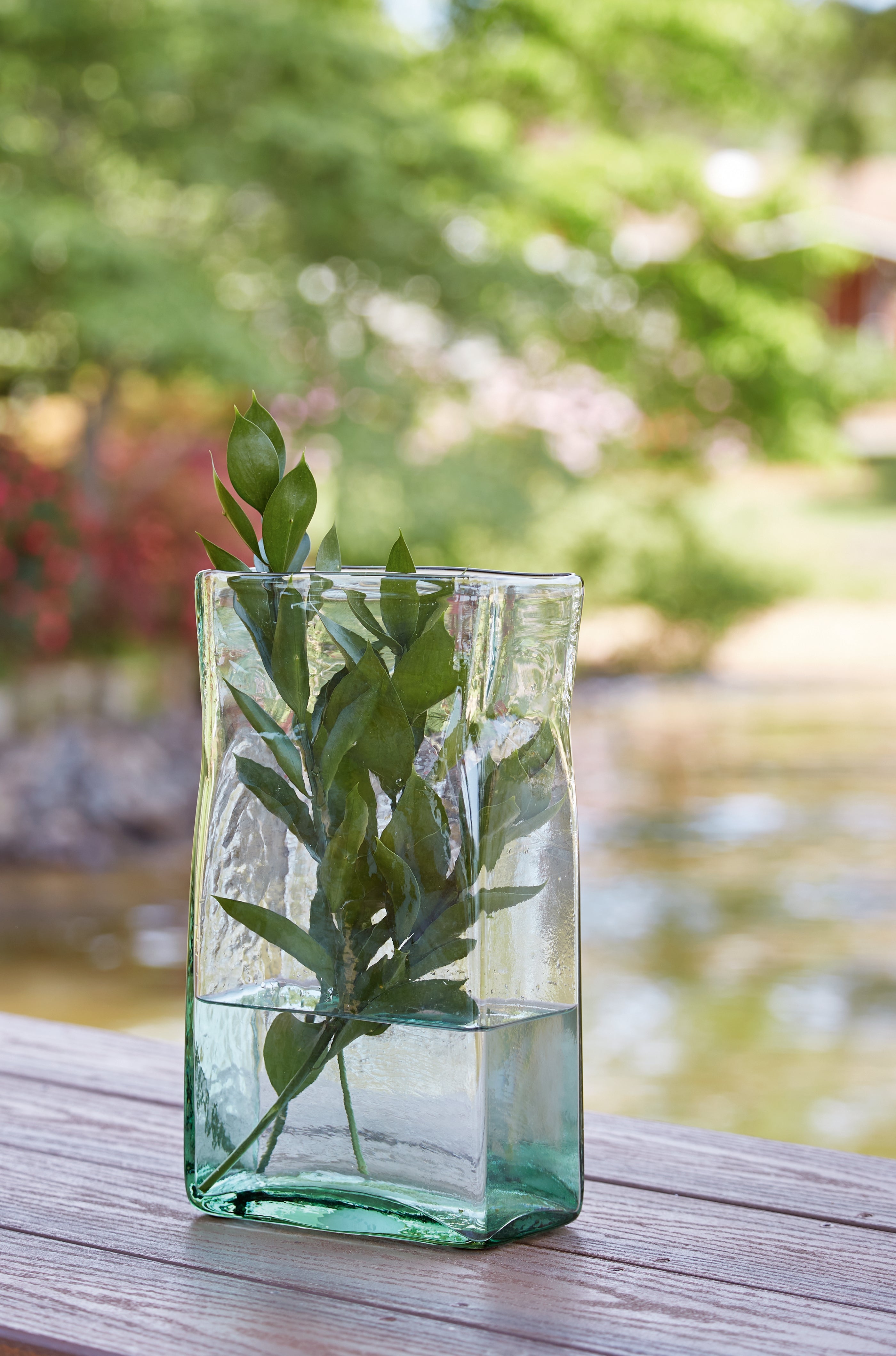 Fine Furniture & Decor - Ashley Furniture - Taylow Vase - Vase / Green - A2000537V