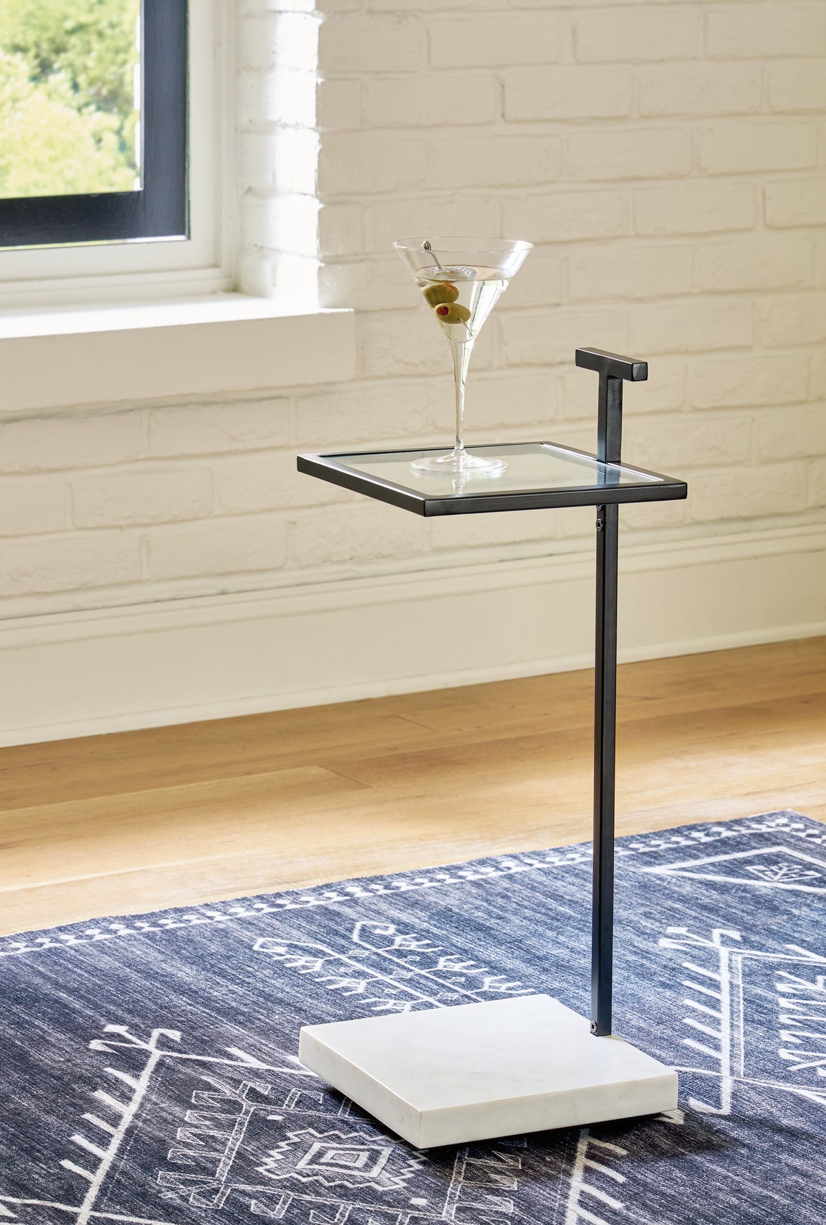 Fine Furniture & Decor - Ashley Furniture - Mannill Accent Table - Accent Table / Black/White - A4000630