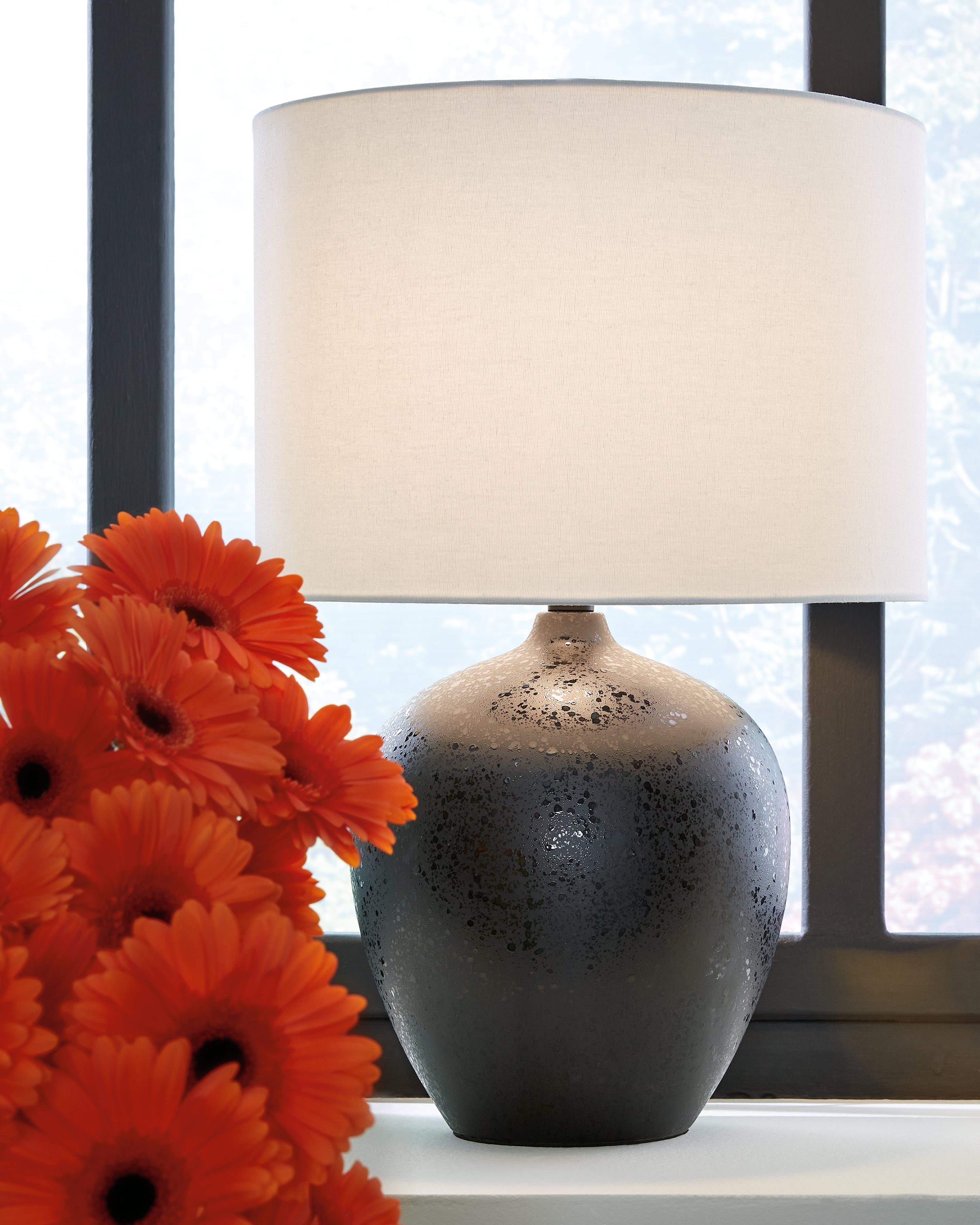 Fine Furniture & Decor - Ashley Furniture - Ladstow Lighting - Table Lamp (Set of 2) / Black - L123894X2