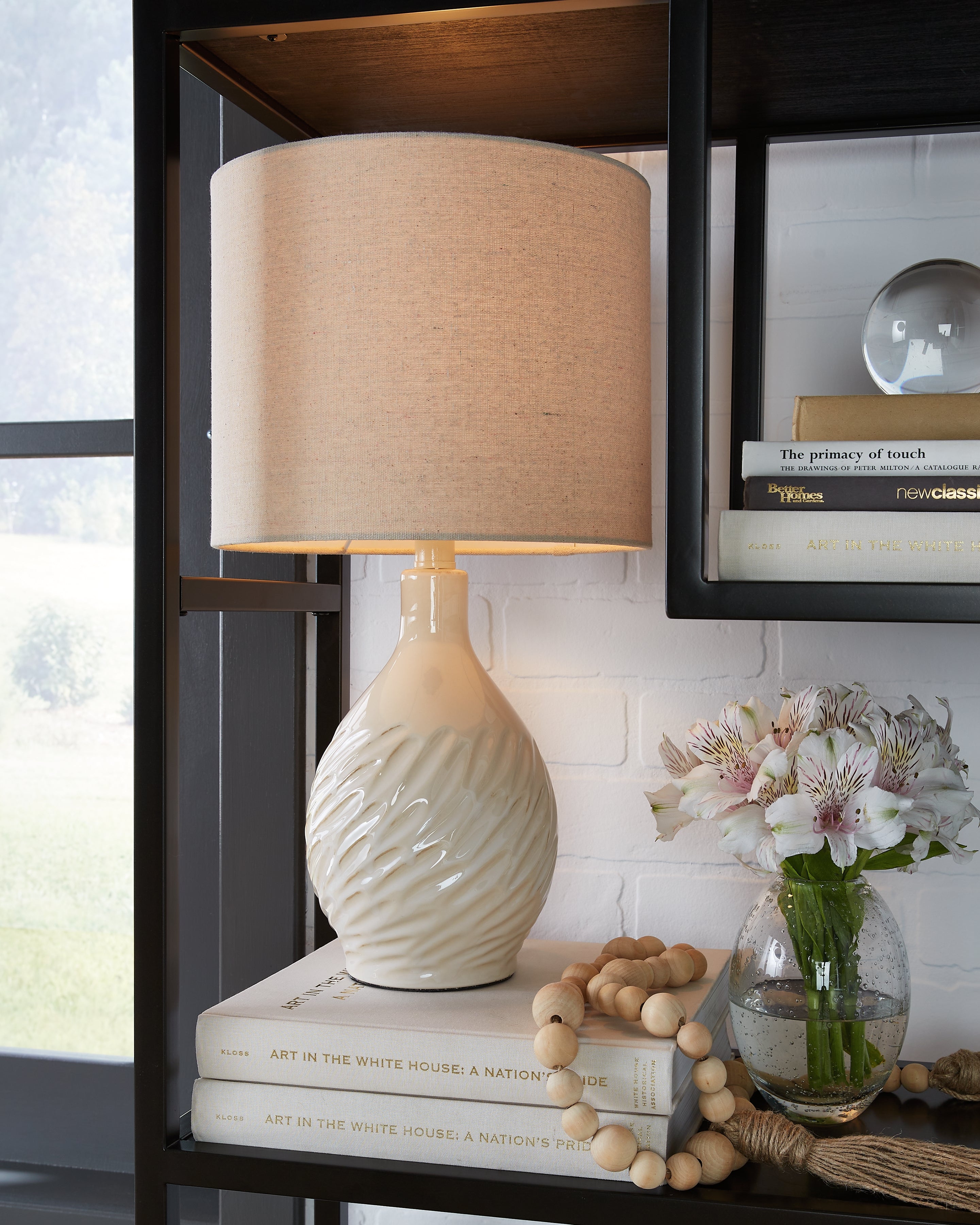 Fine Furniture & Decor - Ashley Furniture - Garinton Lighting - Ceramic Table Lamp (1/CN) / Cream - L180194