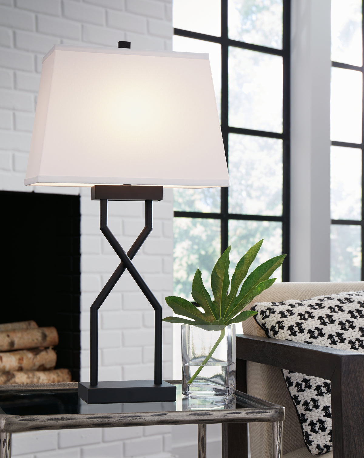 Fine Furniture & Decor - Ashley Furniture - Brookthrone Lighting - Metal Table Lamp (Set of 2) / Black - L204514