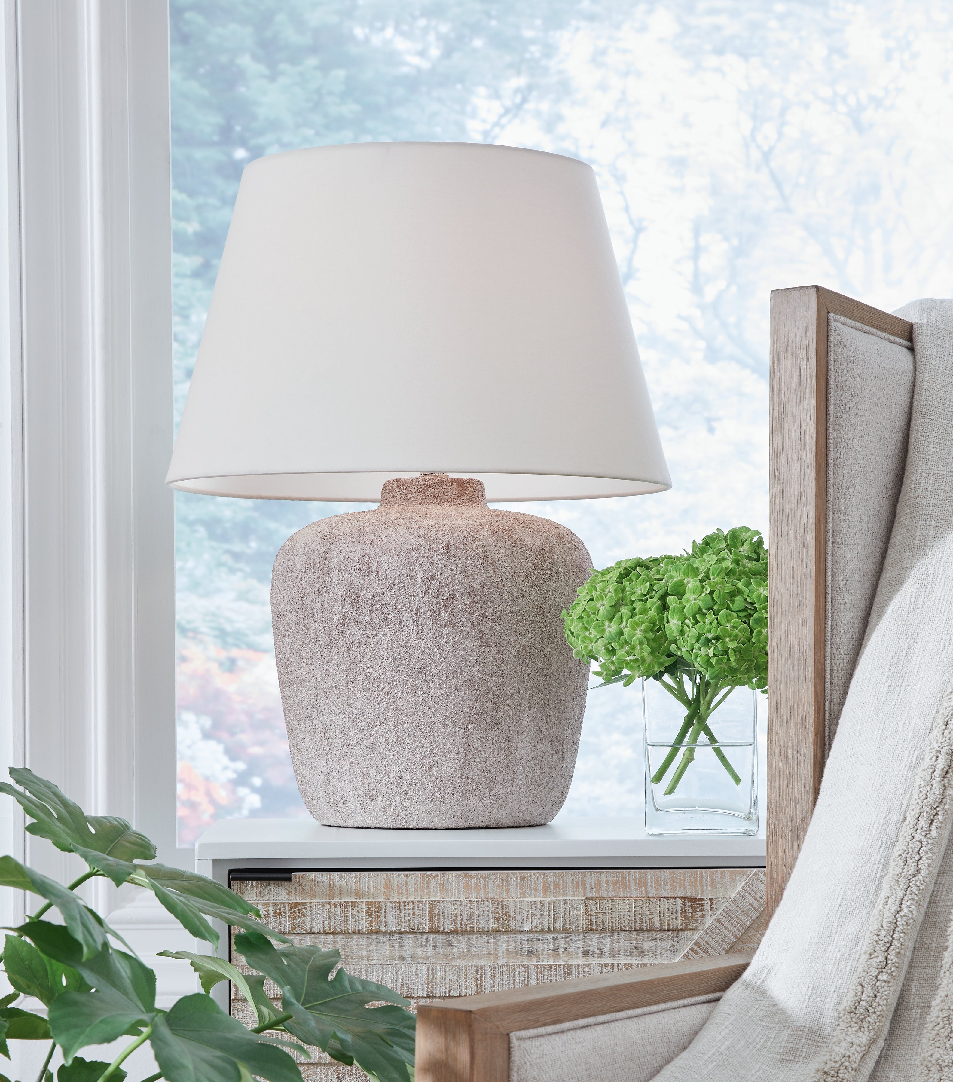 Fine Furniture & Decor - Ashley Furniture - Danry Lighting - Table Lamp (Set of 2) / Distressed Cream - L207454X2