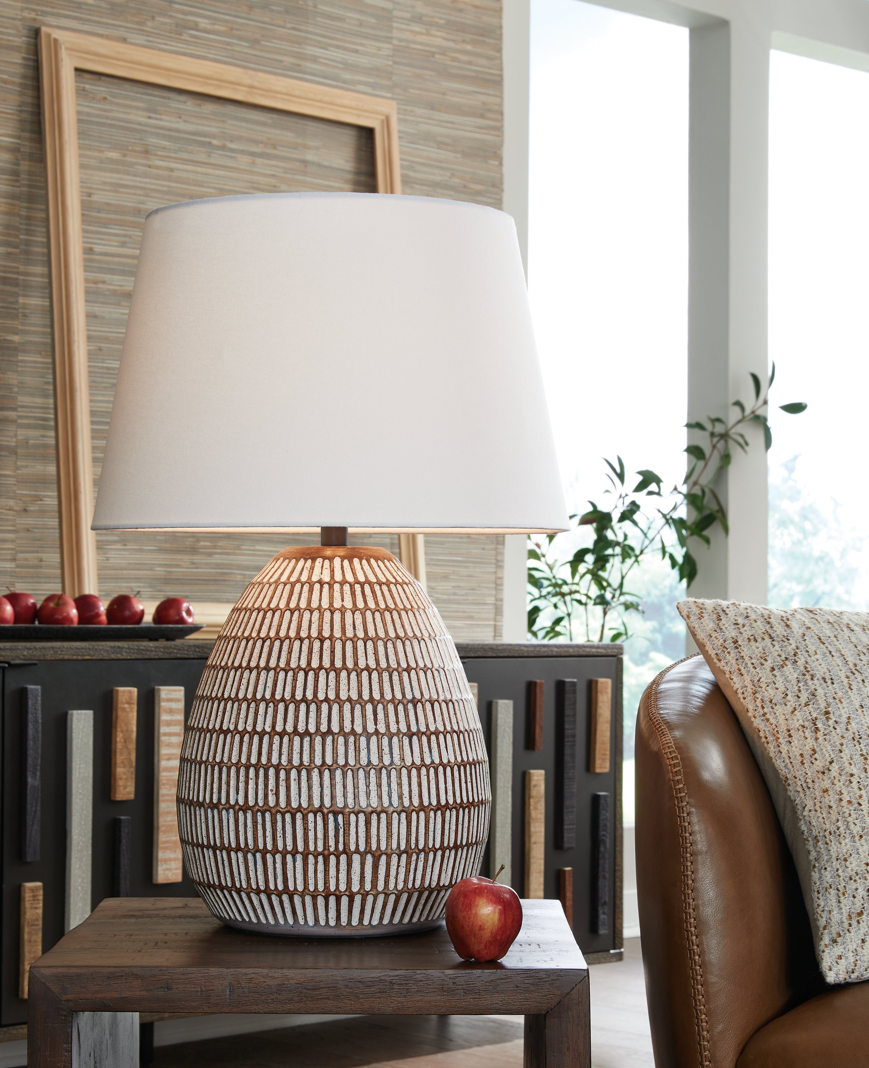 Fine Furniture & Decor - Ashley Furniture - Darrich Lighting - 2-Piece Lamp Set / Beige/White - L235804X2