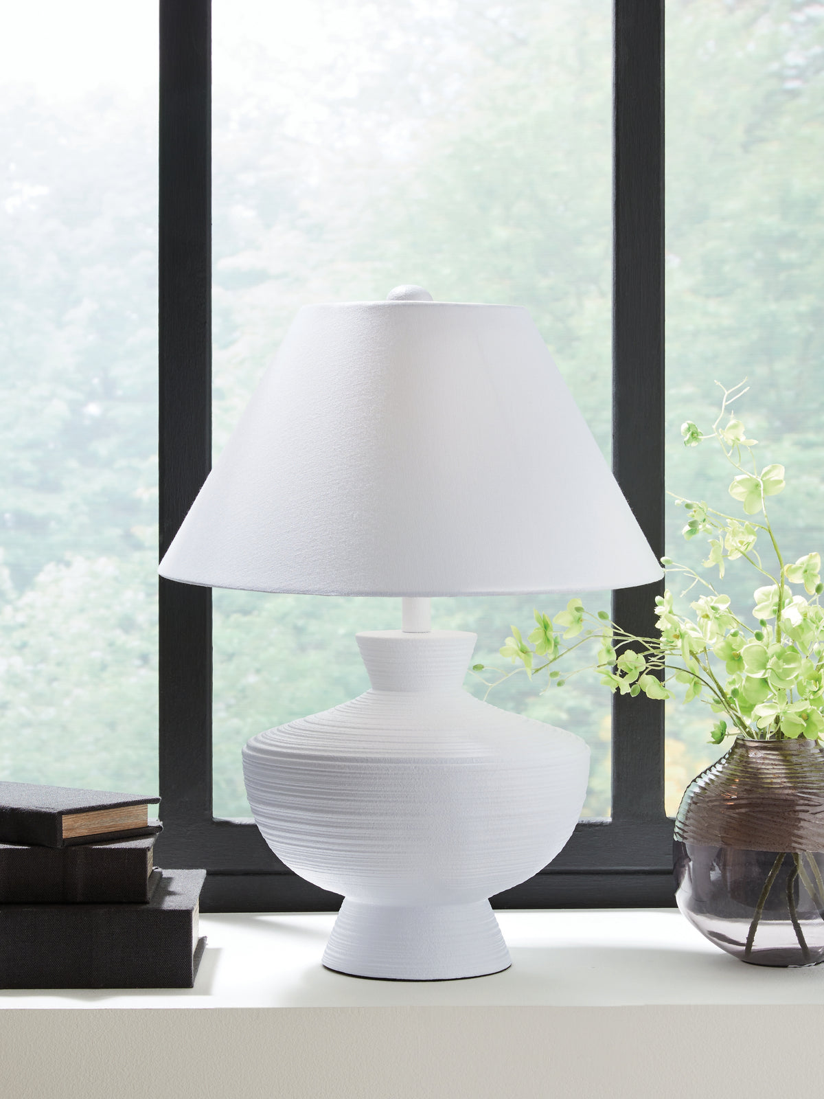 Fine Furniture & Decor - Ashley Furniture - Harelwood Lighting - Poly Table Lamp (1/CN) / White - L235934