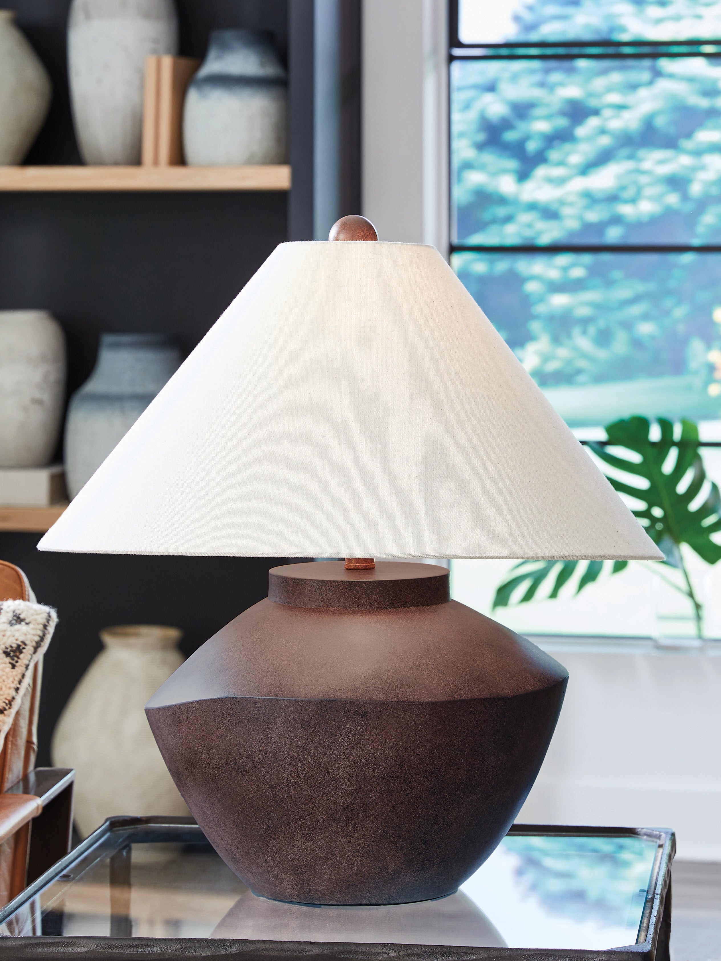 Fine Furniture & Decor - Ashley Furniture - Honsworth Lighting - Poly Table Lamp (1/CN) / Antique Brown - L235994
