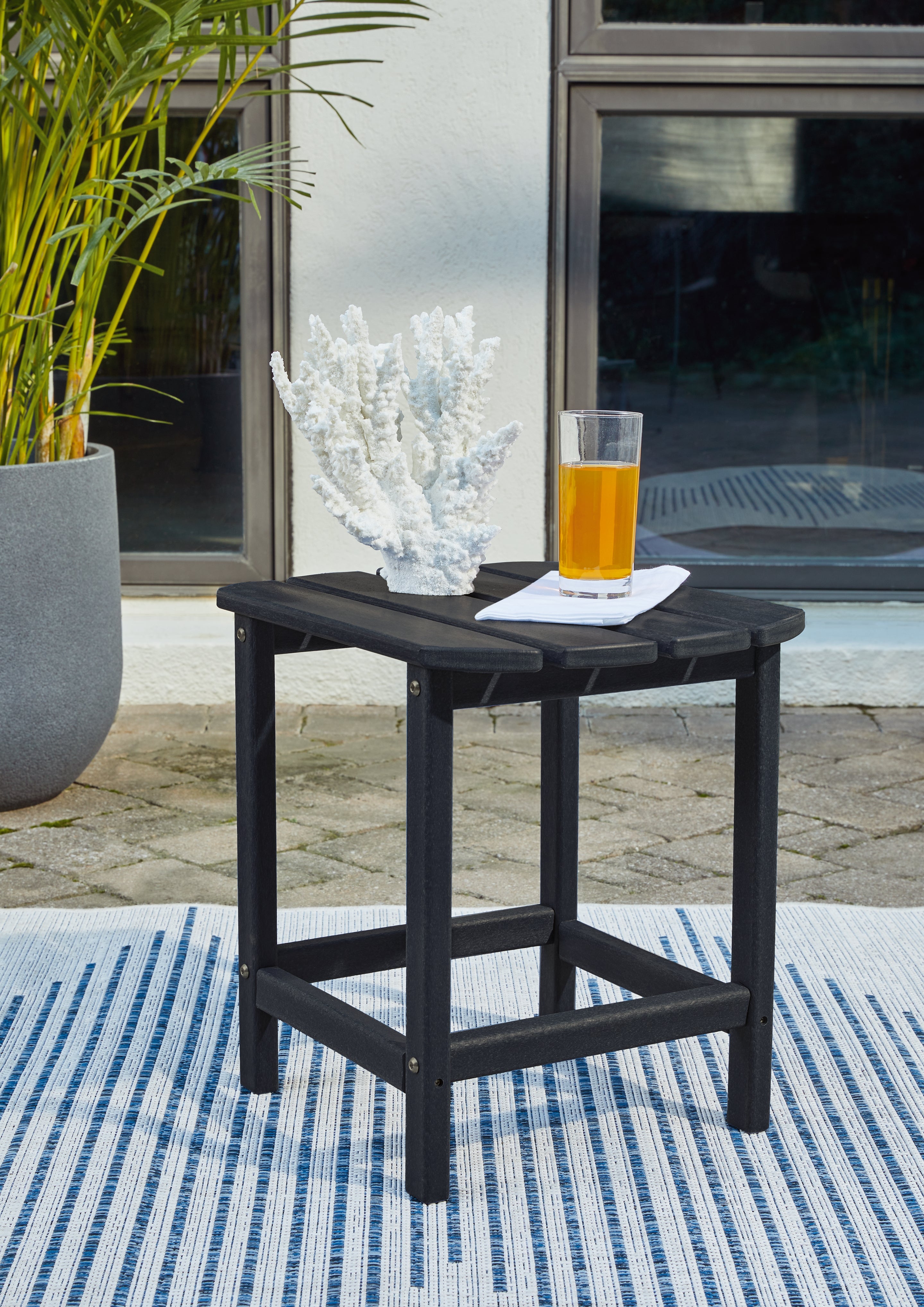 Fine Furniture & Decor - Ashley Furniture - Sundown Treasure Outdoor - End Table / Black - P008-703