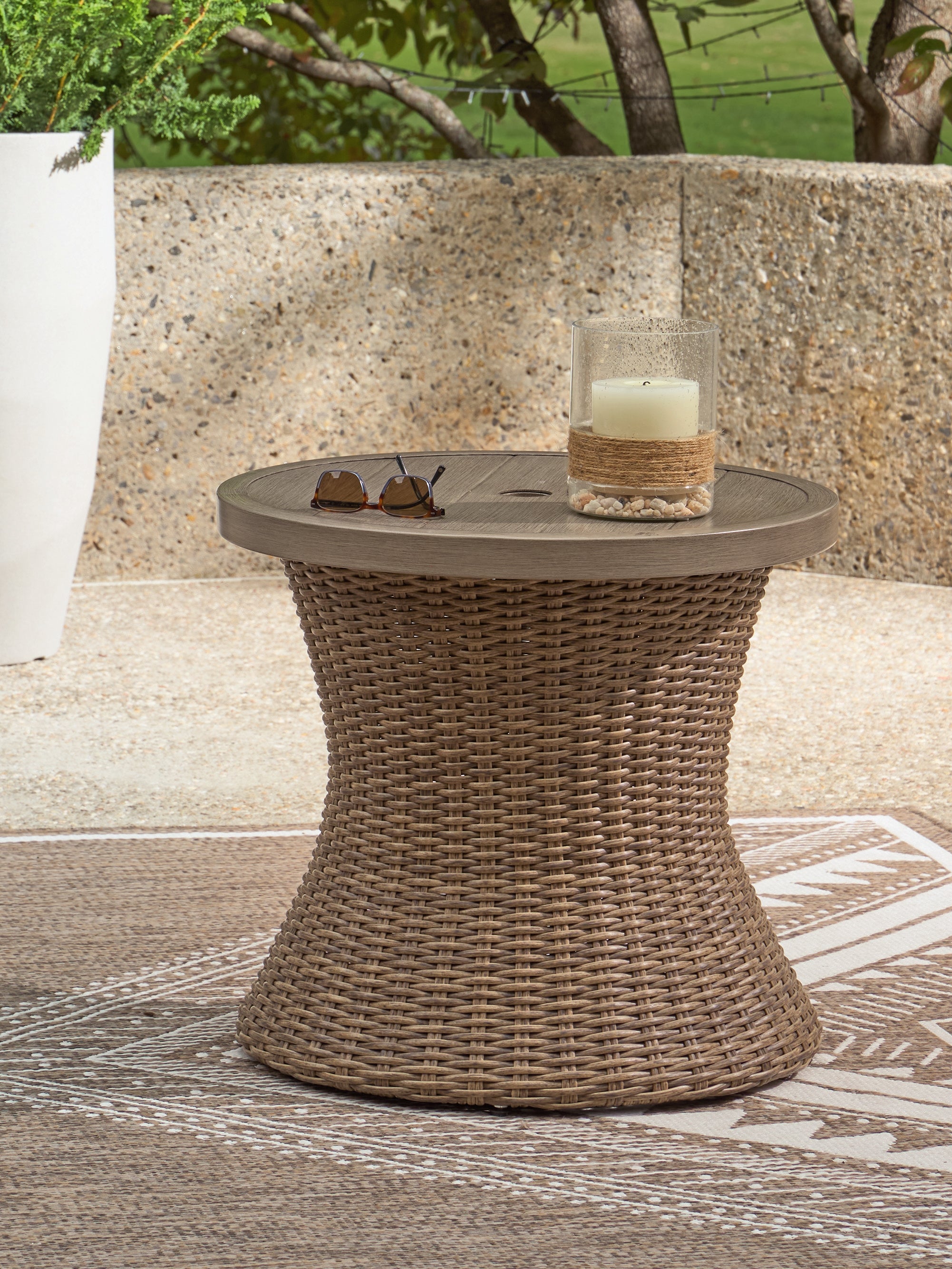 Fine Furniture & Decor - Ashley Furniture - Laguna Heights Outdoor - Round End Table w/UMB OPT / Beige - PCP790-706