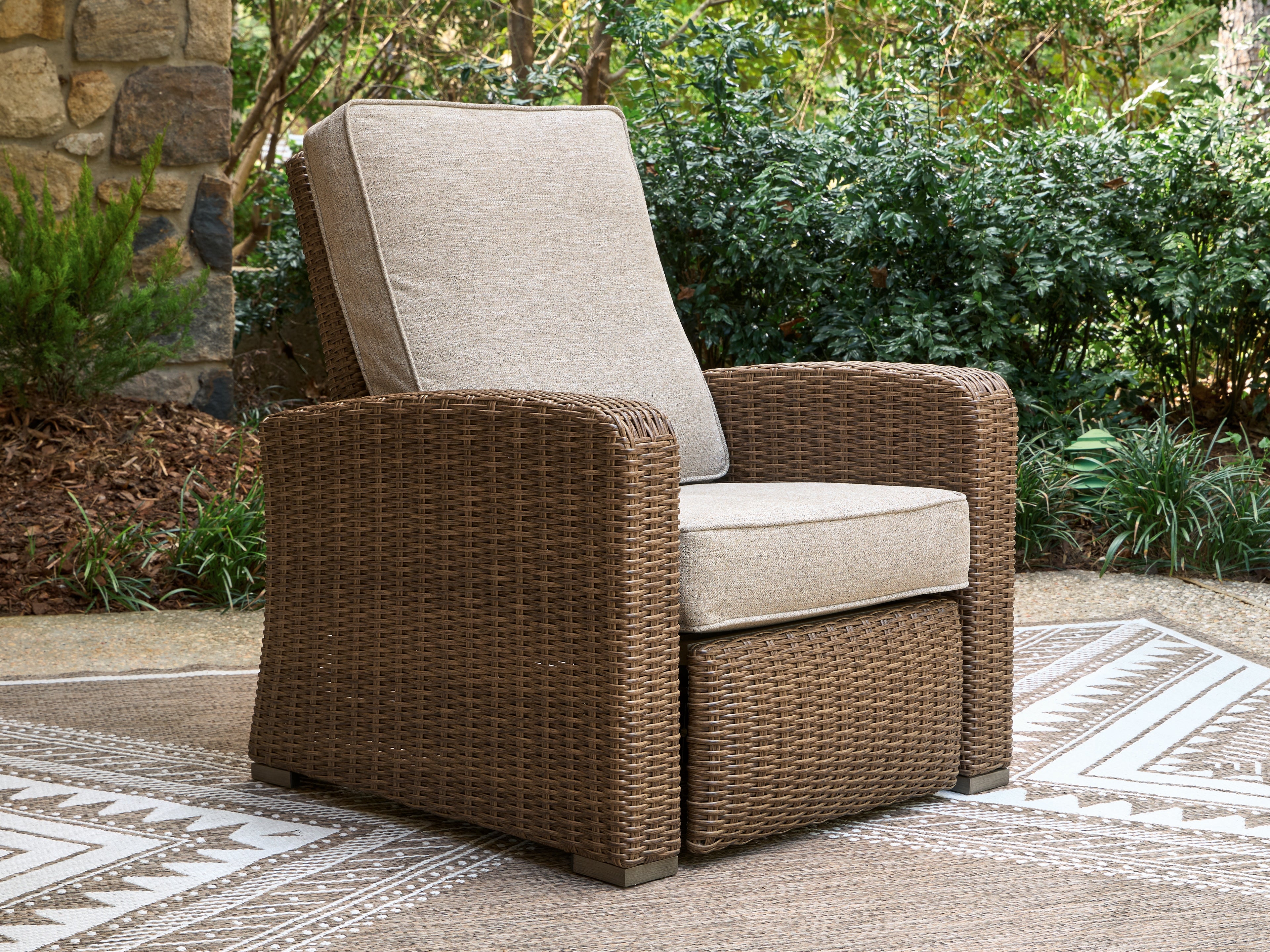 Fine Furniture & Decor - Ashley Furniture - Laguna Heights Outdoor - Recliner / Beige - PCP790-825