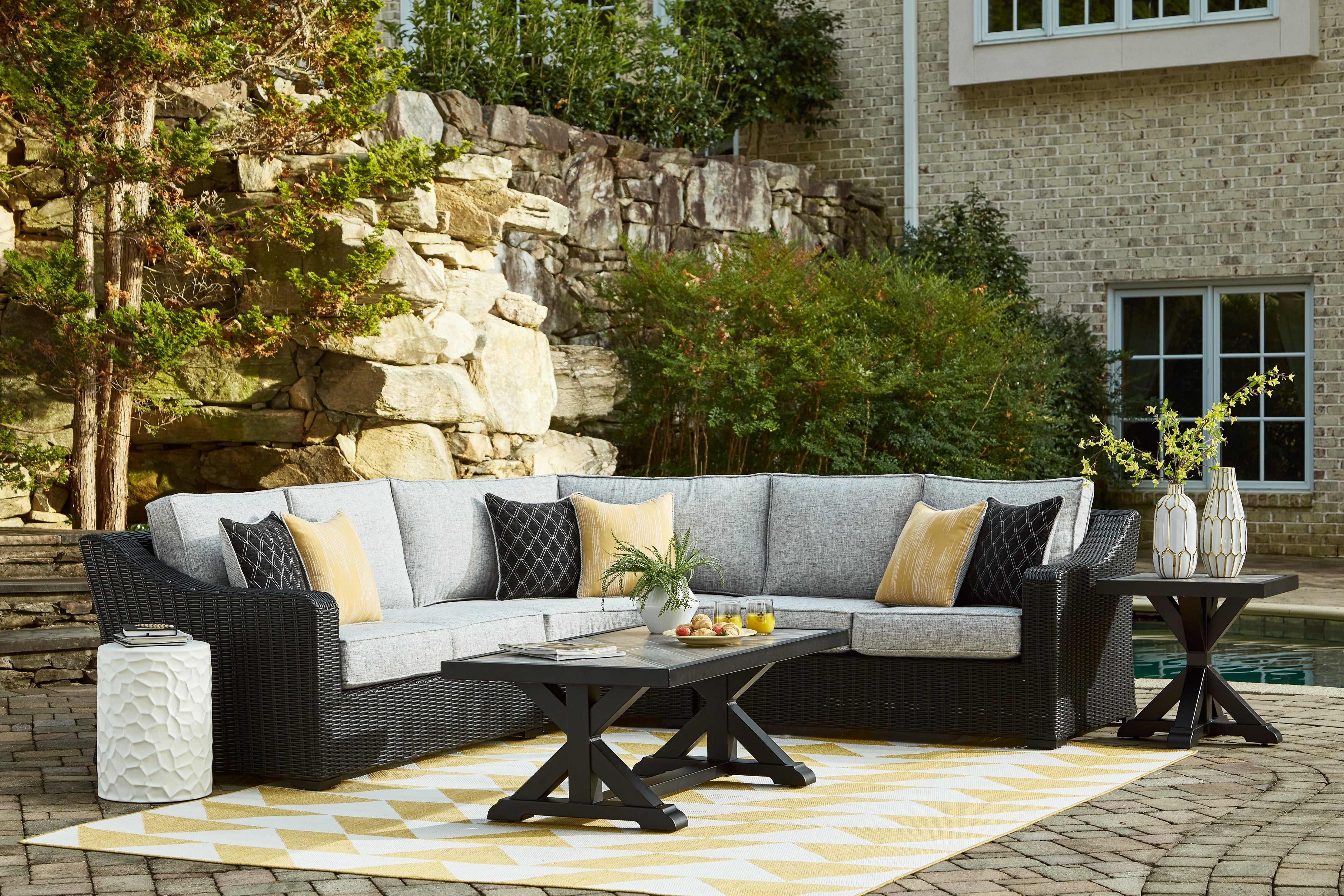 Fine Furniture & Decor - Ashley Furniture - Beachcroft Outdoor - 3-Piece Outdoor Sectional / Black/Light Gray - P792P1