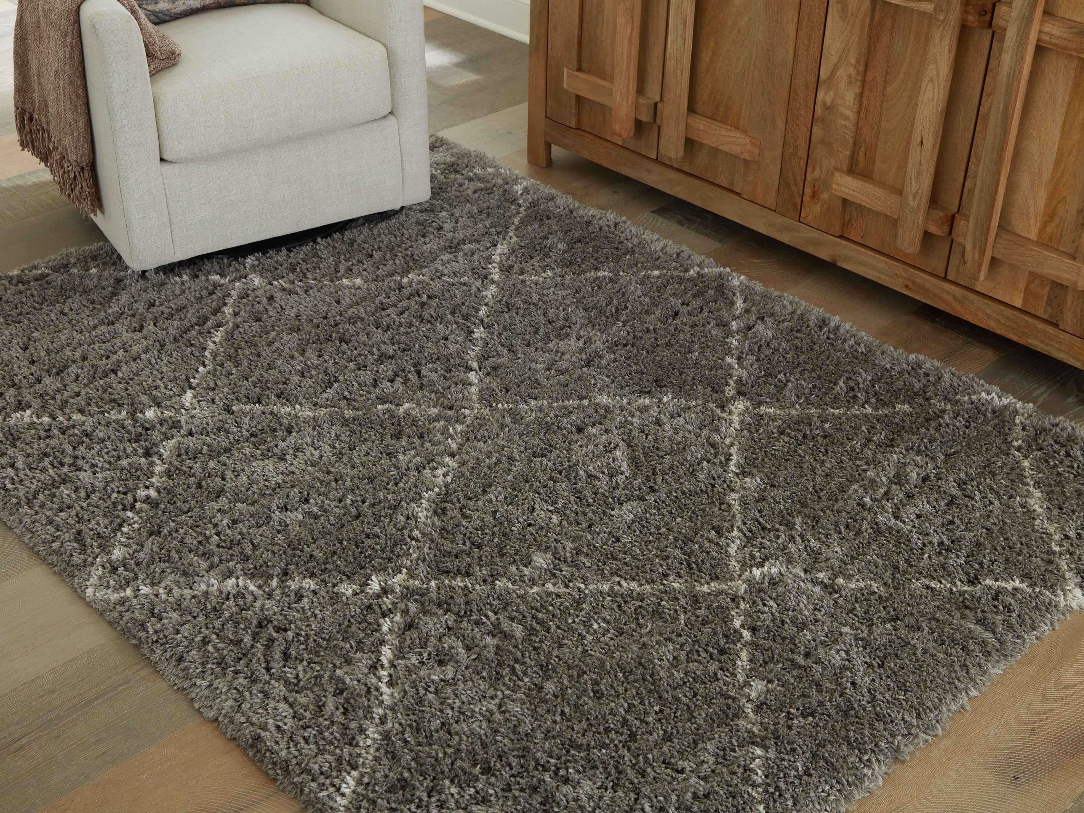 Fine Furniture & Decor - Ashley Furniture - Wrenlow Rug - 5' x 7' Rug / Gray/Cream - R407222