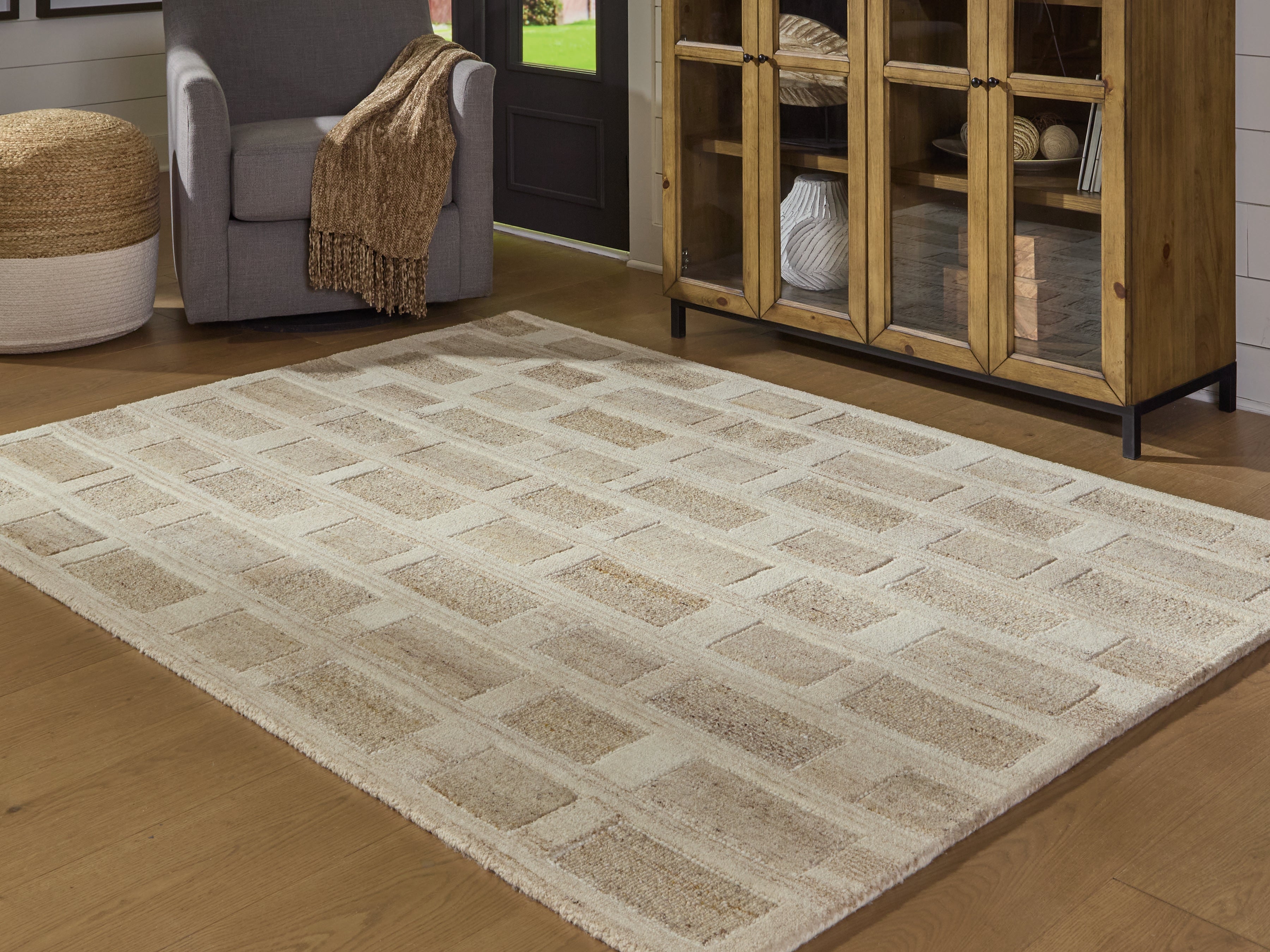 Fine Furniture & Decor - Ashley Furniture - Lisgrove Rug - 5' x 7' Area Rug / Tan/Brown/White - R407712