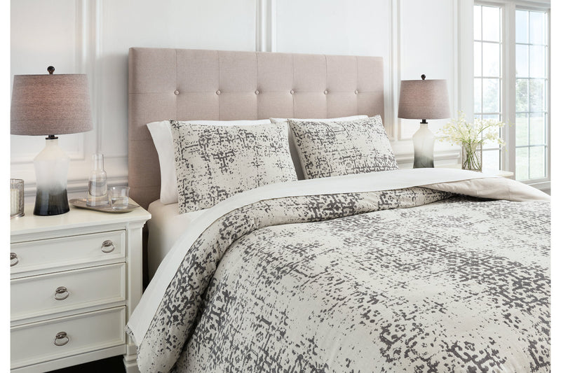 Load image into Gallery viewer, Addey Comforter Sets
